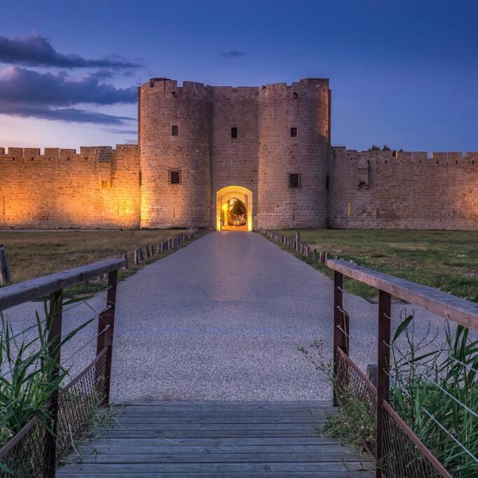 Maison A 800M Des Remparts Эг-Морт Экстерьер фото